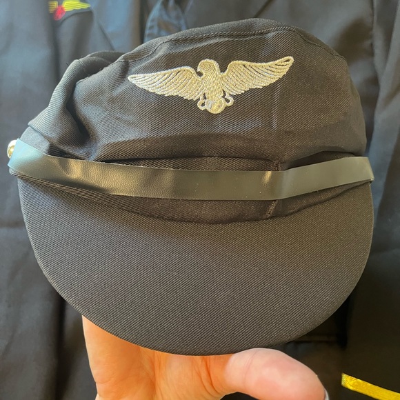 HALLOWEEN COSTUME PILOT UNIFORM COMES WITH JACKET, TIE AND HAT WORN ONCE - Picture 5 of 5